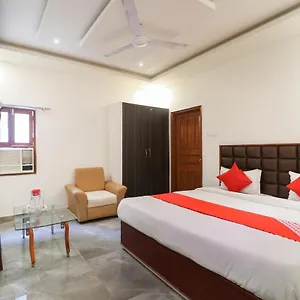 Oyo 37453 Mahi In *** Varanasi